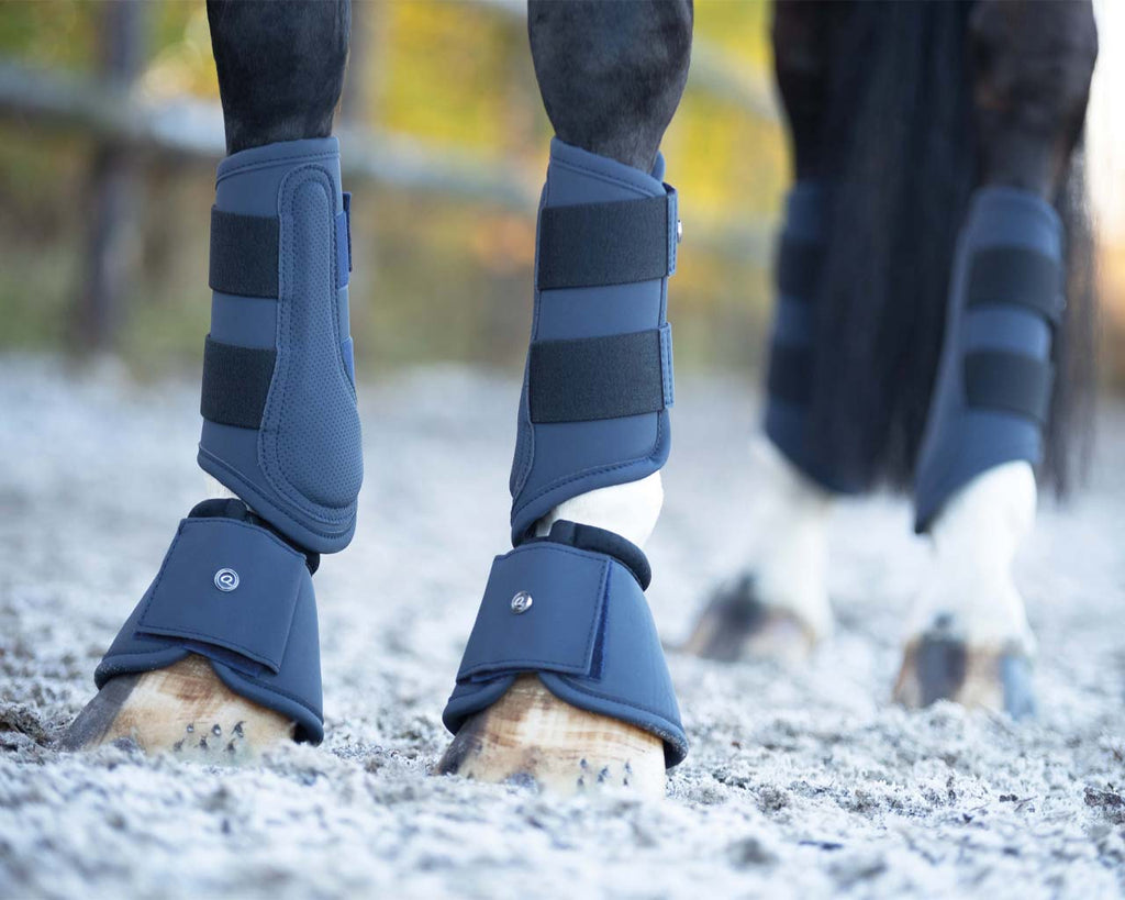 Protection De Garrot QHP – Marine – Anti-frottement, Imperméable, Intérieur Fausse Fourrure, Pour Toutes Couvertures Cheval