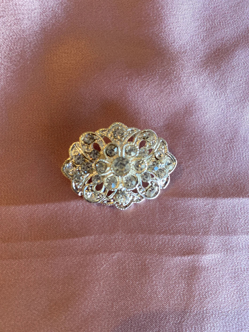 HHD Oval Rhinestone Flower Stock Pin
